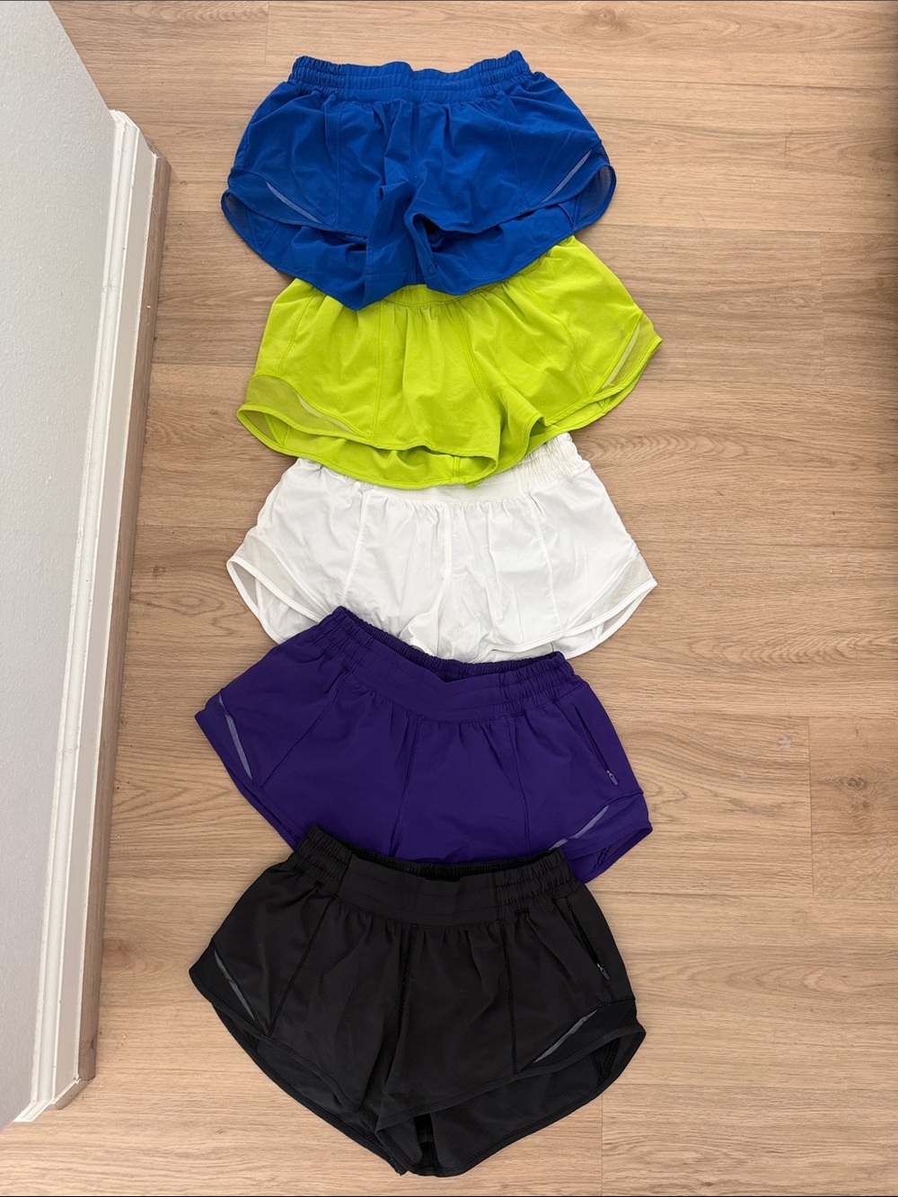 Lululemon Hotty Shorts 2.5” Low rise Women’s — Multi-Color Pack (ALL SIZE 4)